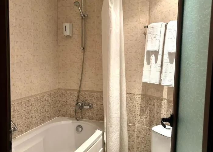 еmerald Complex * 班斯科