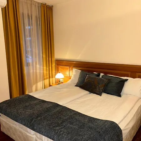 еmerald Complex Apartmán *