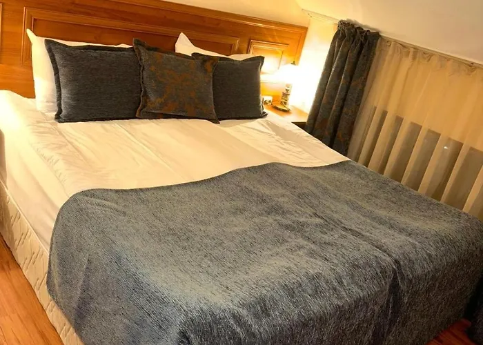 еmerald Complex بانسكو